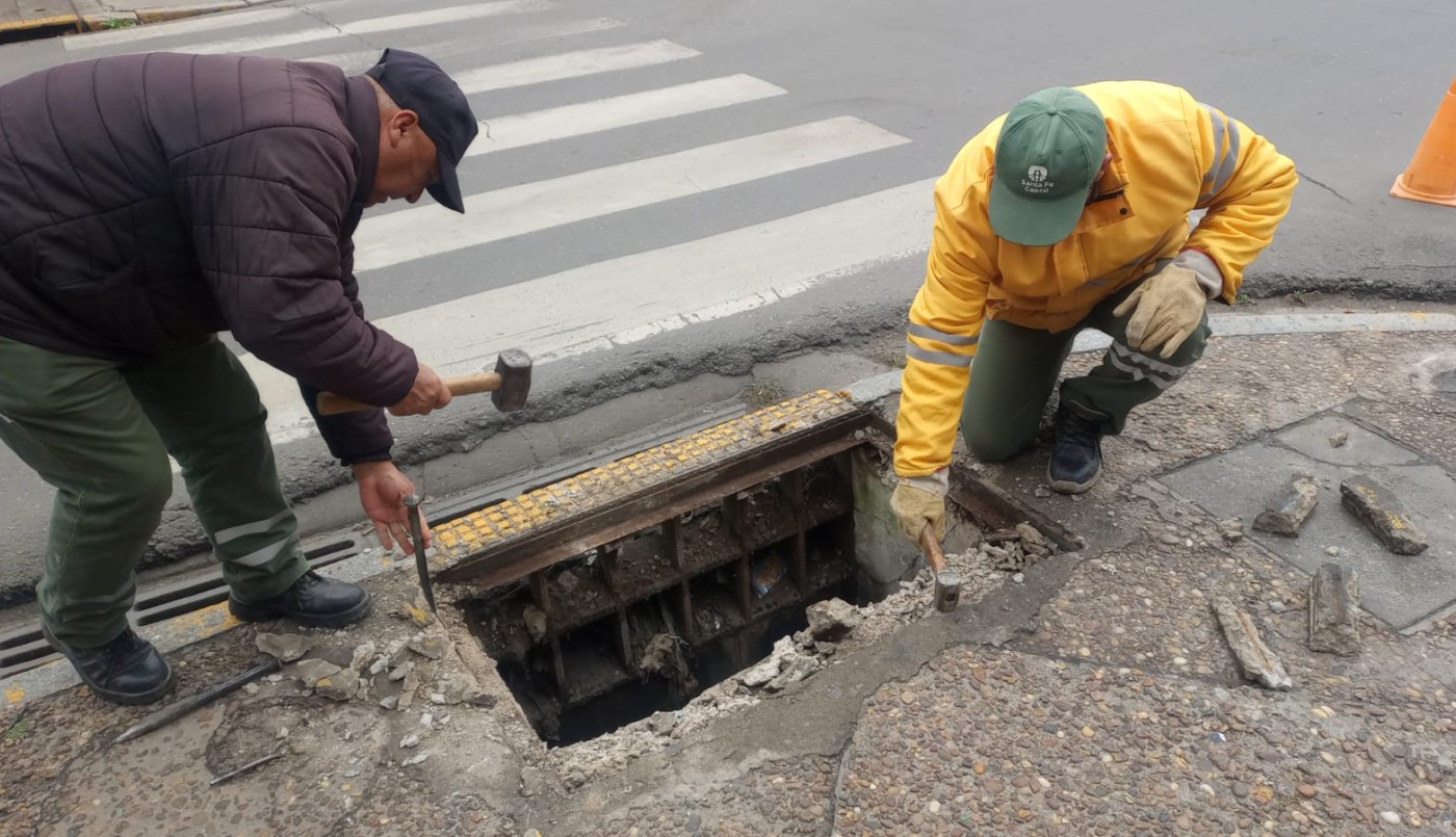 Se reparó la tapa de la boca de tormenta de Suipacha y San Jerónimo | Noticias