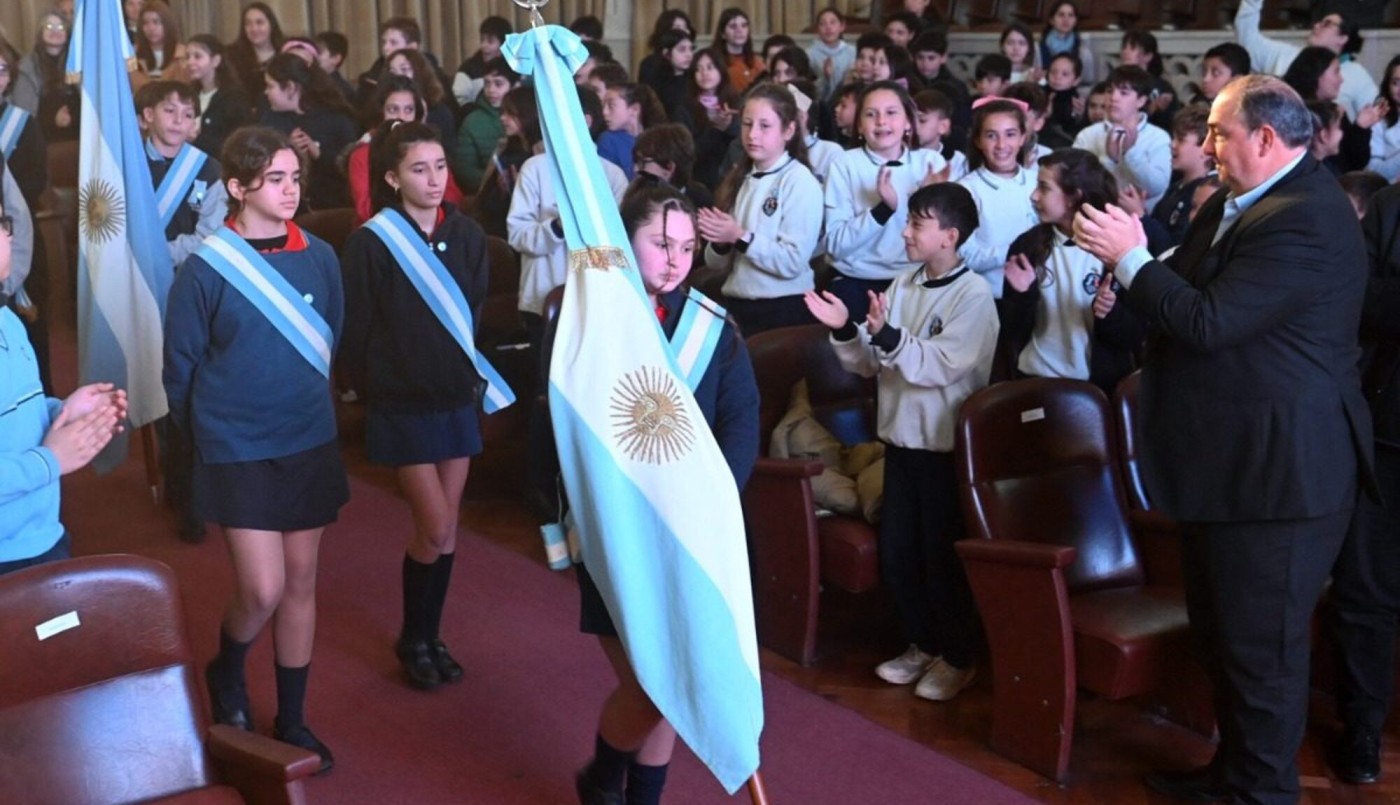 Alumnos de sexto grado juraron lealtad a la Constitución | Información General