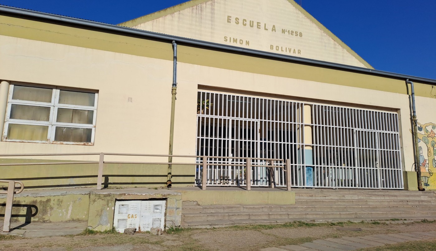 Encontraron droga en la mochila de una menor mientras estaba en la escuela | Policiales