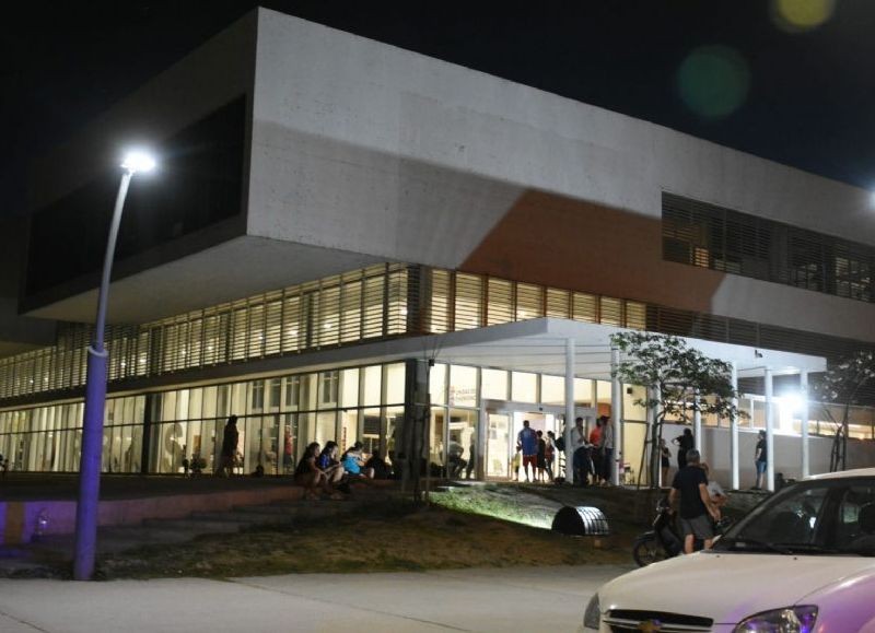 Una mujer policía le realizó RCP a un bebé en la puerta del Hospital Iturraspe | Policiales