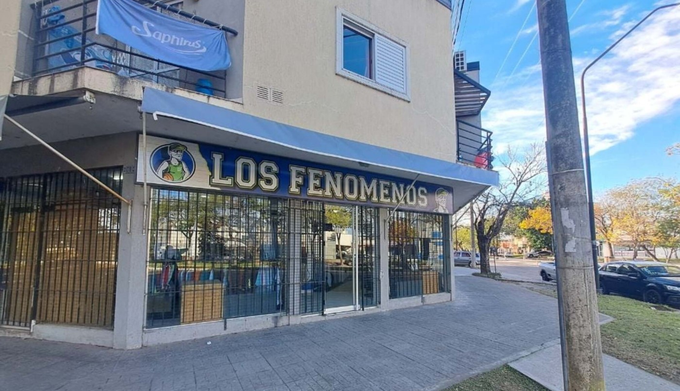 Quedaron presos los ladrones que asaltaron un local de ropa en Avenida Galicia | Policiales