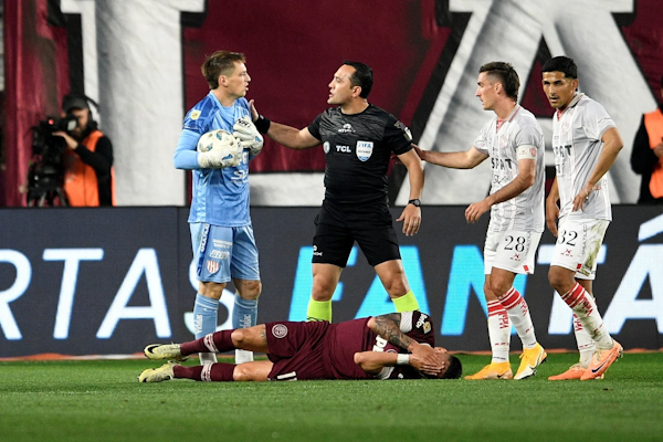 “Si ese penal se cobra se tienen que cobrar mil penales por partido” | Deportes