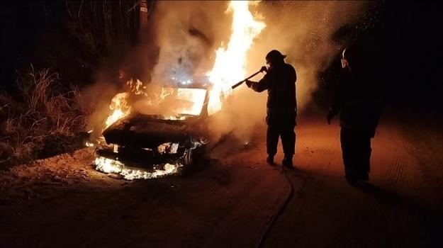 Un auto se prendió fuego en la noche del miércoles | Policiales