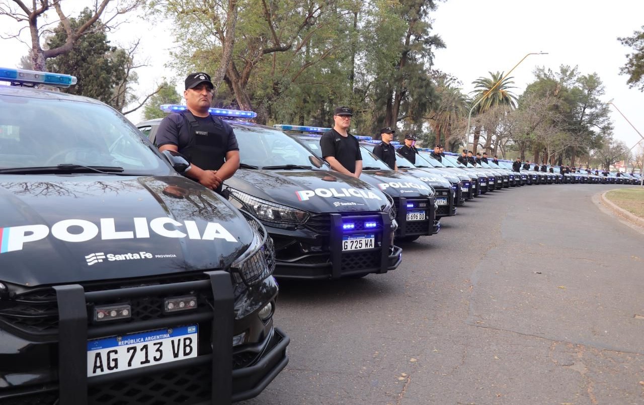 Se entregaron móviles policiales para el departamento La Capital | Noticias