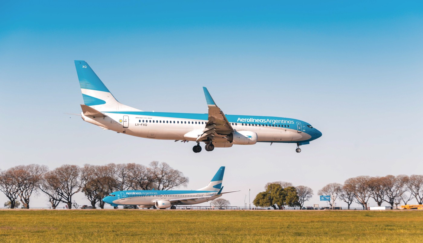 Un avión de Aerolíneas Argentinas perdió una rueda después de aterrizar en Aeroparque: no hubo heridos | Nacionales
