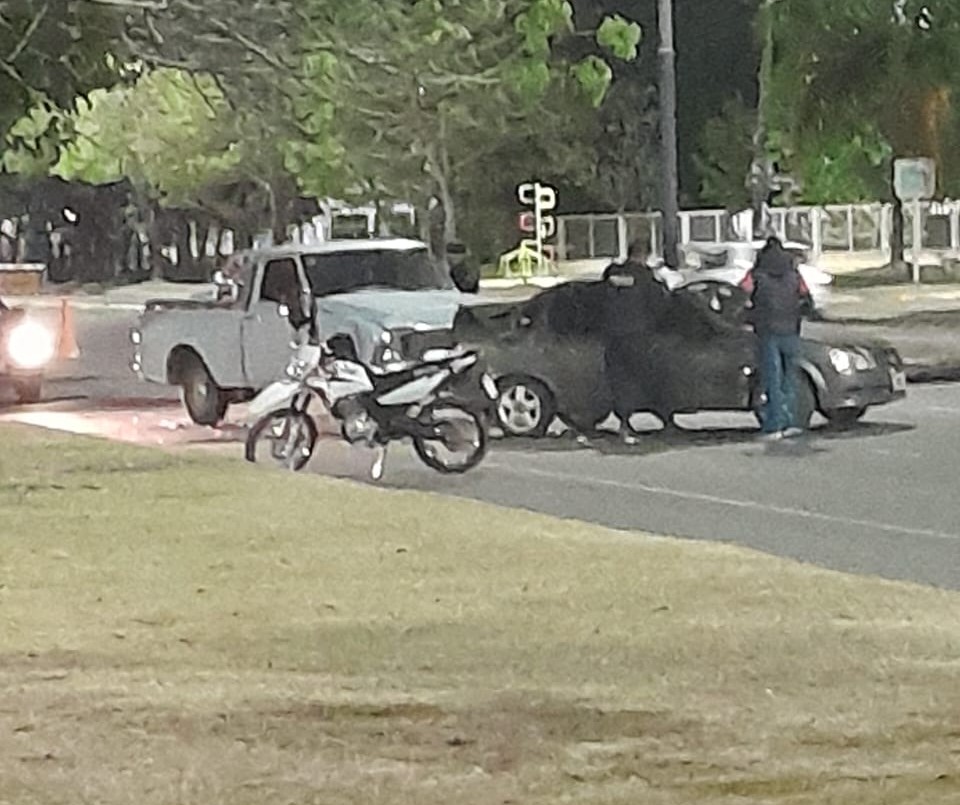 Dos vehículos protagonizaron accidente en Pedro de Vega y Almirante Brown | Policiales