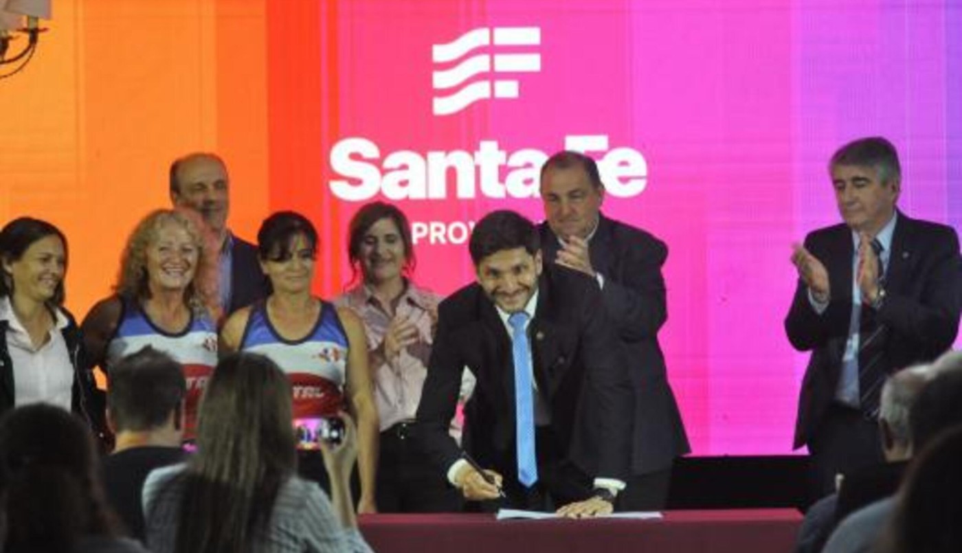 Pullaro entregó aportes por $600 millones a 14 instituciones de la ciudad | Noticias