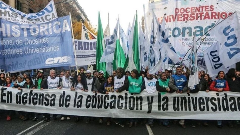 Tras la ratificación del veto, los gremios lanzaron un paro para este jueves en todas las universidades | Nacionales