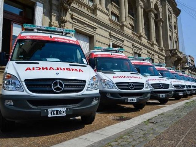 Los encontraron teniendo relaciones en una ambulancia: se les inició un sumario | Información General