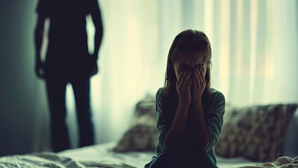 Condenaron a un hombre por abusar de la hija de su expareja | Judiciales