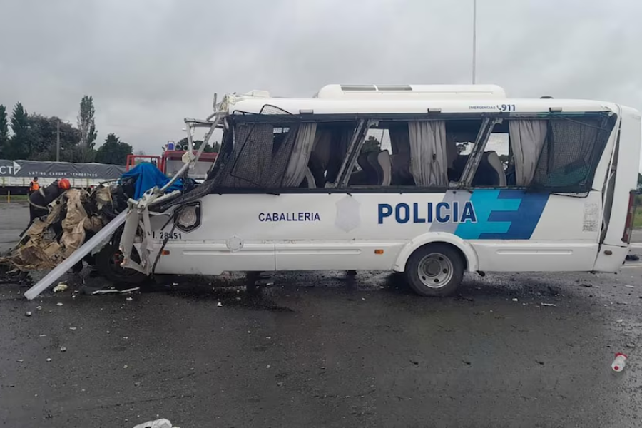 Tragedia en la ruta: murieron 4 policías que iban a custodiar el partido de Atlético Rafaela | Información General