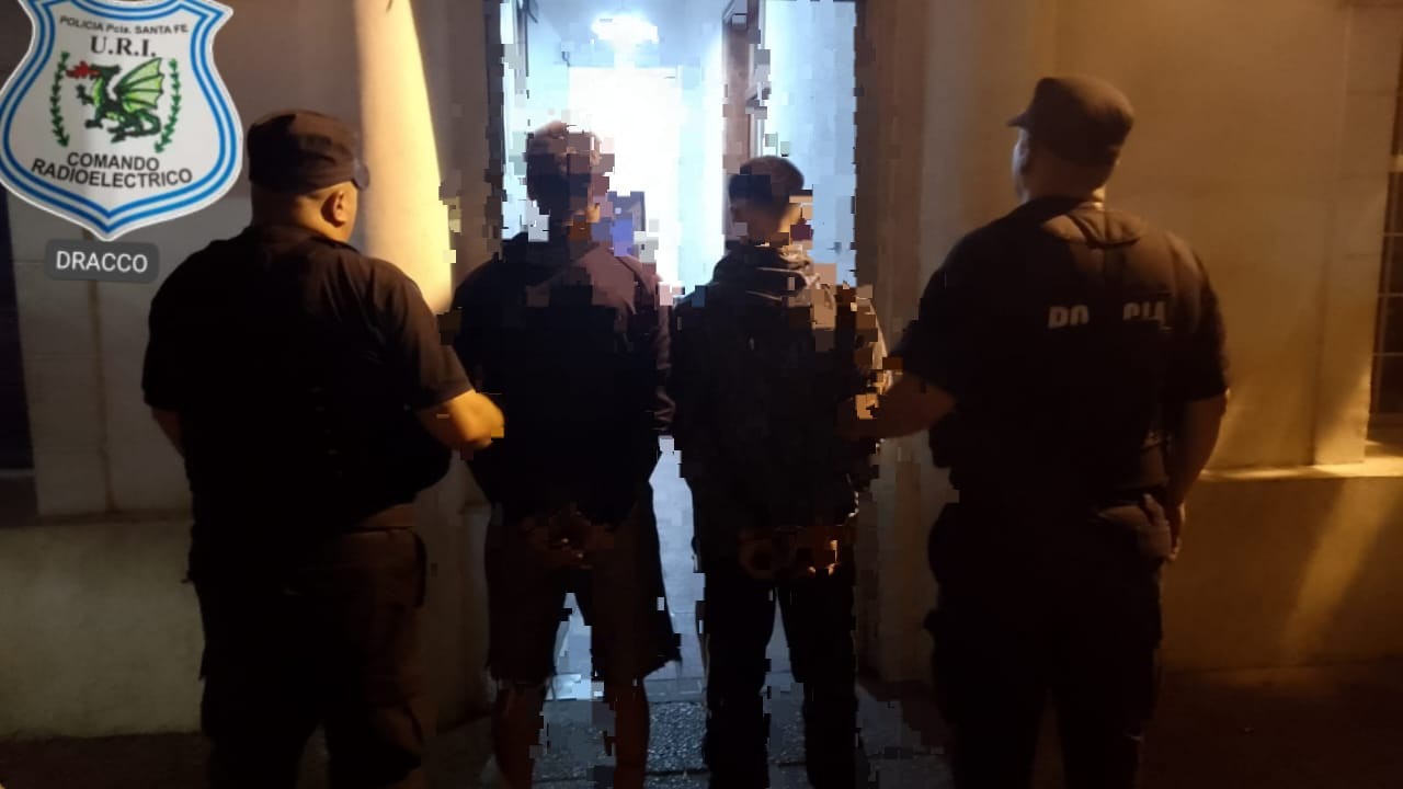 Detuvieron a dos personas que se trasladaban en una moto robada | Policiales