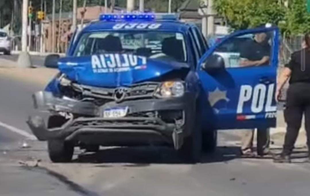 Chocaron un patrullero y una camioneta en la Ruta 1: hay varios heridos | Información General