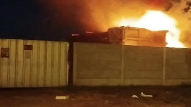 Femicidio de Sofía Delgado: incendio y disturbios en el taller y la casa familiar de uno de los acusados | Noticias