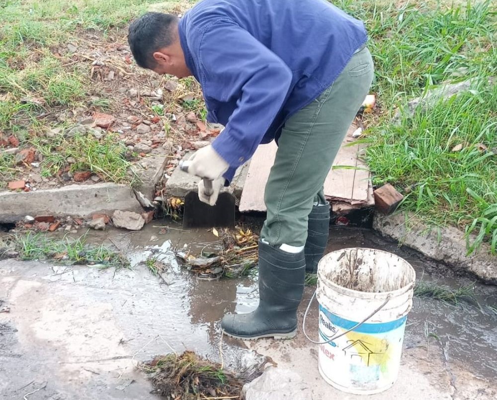 Personal municipal atiende los reclamos y trabaja en las zonas afectadas por la lluvia (1) | Noticias