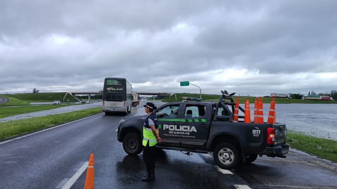 Por las lluvias, las rutas de la provincia se encuentran con calzadas húmedas y resbaladizas | Información General