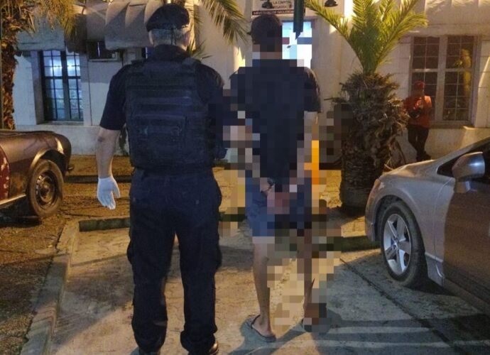 Detuvieron a un hombre que se autolesionó en una de sus piernas | Policiales