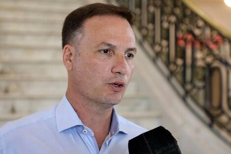 "Si los funcionarios viajan en avión nunca van a entender lo que pasa en el interior" | Información General