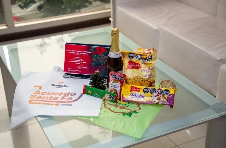 Presentaron la canasta y un árbol de navidad de Acuerdo Santa Fe | Información General