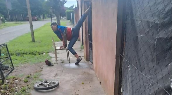 Intentó robar una casa en San Miguel y quedó atrapado con el tobillo clavado en una reja | Información General