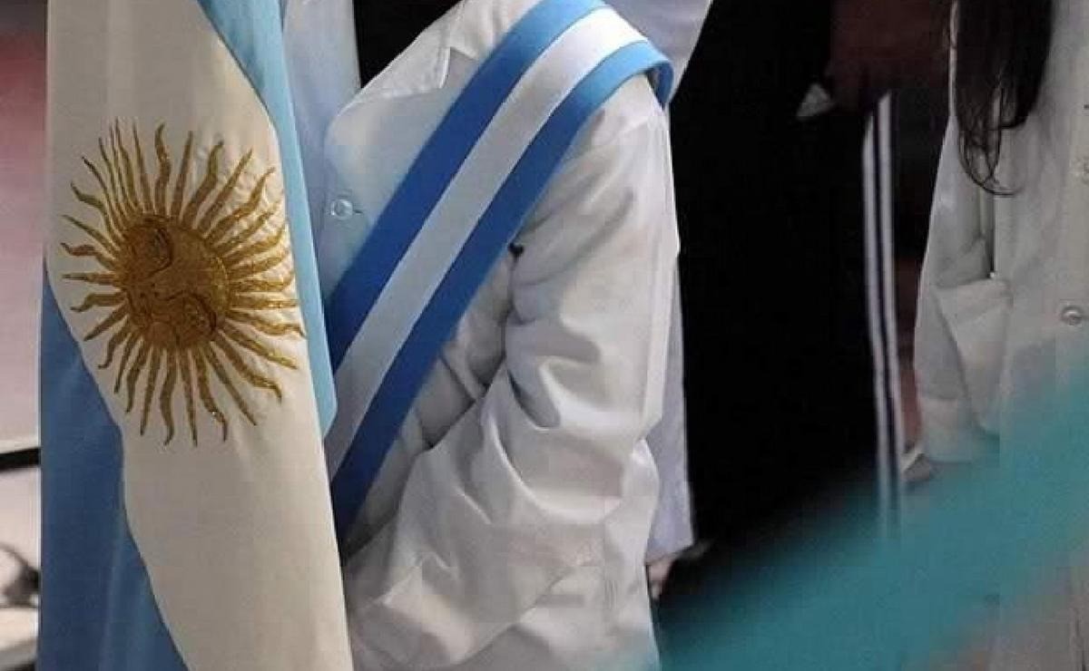 Denunció al colegio porque su hija no es abanderada y suspendieron la ceremonia | Nacionales