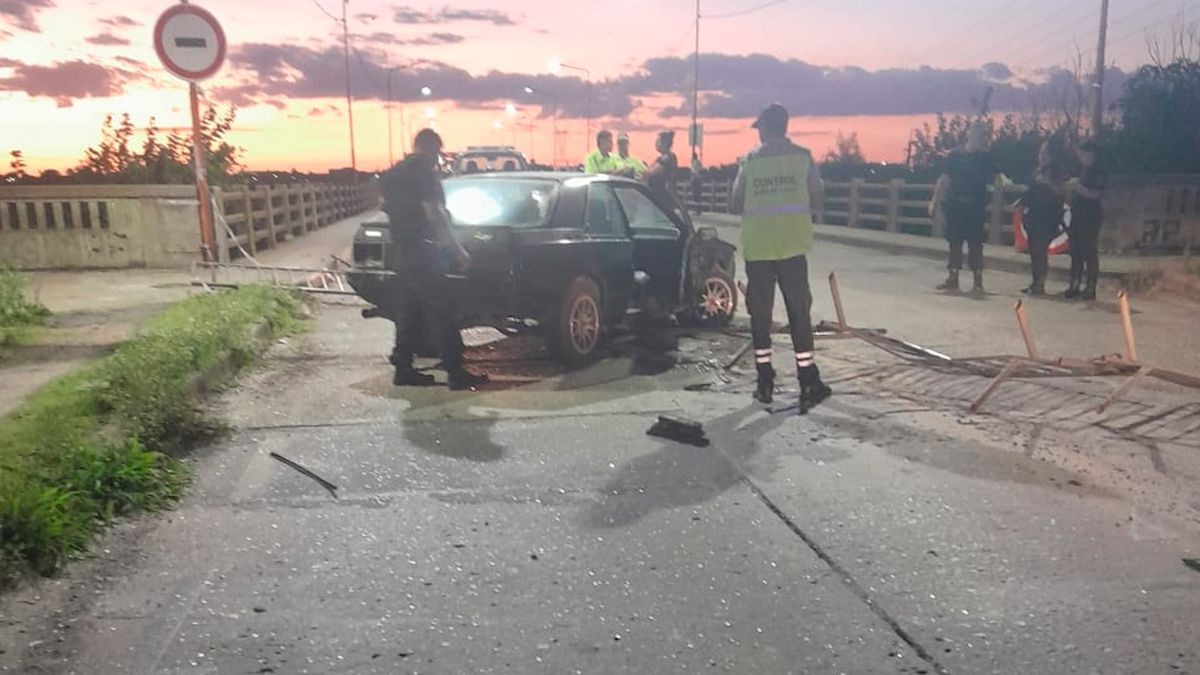 Pese a la restricción, vehículo intentó cruzar por el Puente Carretero: quedó detenido el conductor | Policiales