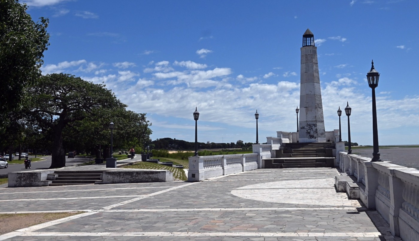 El municipio convoca a concursos de precios para iluminar el Faro y el Paseo de la Laguna | Noticias