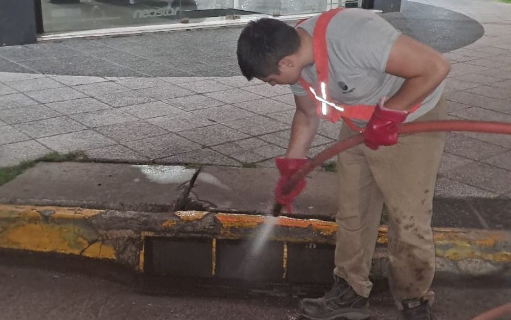 Trabajos de limpieza de desagües en la zona centro | Noticias