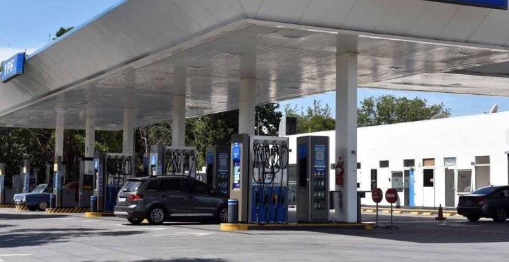 Estaciones de servicio: horarios de atención para este 24 y 25 | Información General