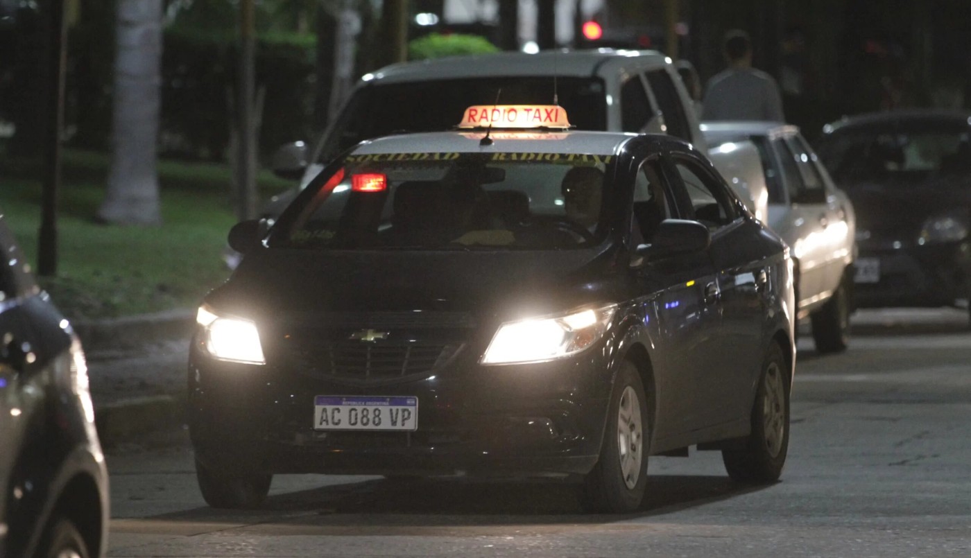 Colectivos, taxis, remises y apps: cómo funcionan en Navidad | Información General