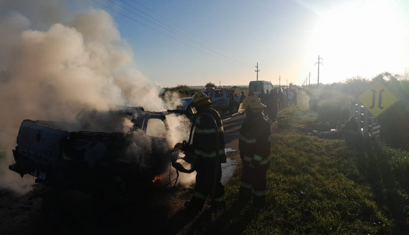 Chocaron contra un puente: Dos jóvenes heridos | Información General