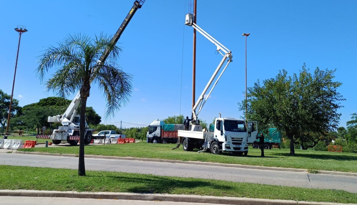 Comenzó la reposición de luminarias en la ruta 168 | Noticias