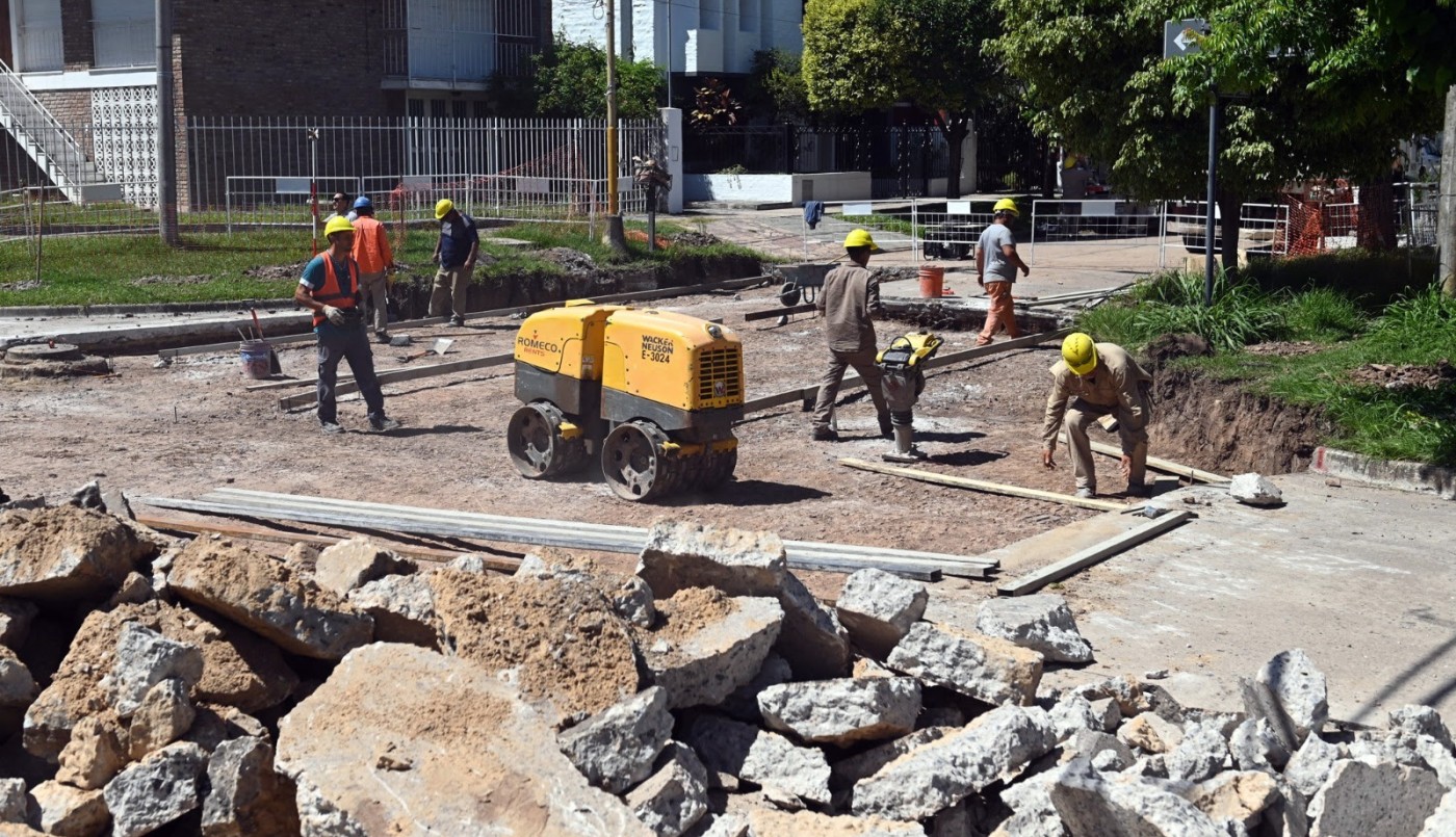Se registran cortes de tránsito por trabajos de bacheo en calle Juan del Campillo | Noticias