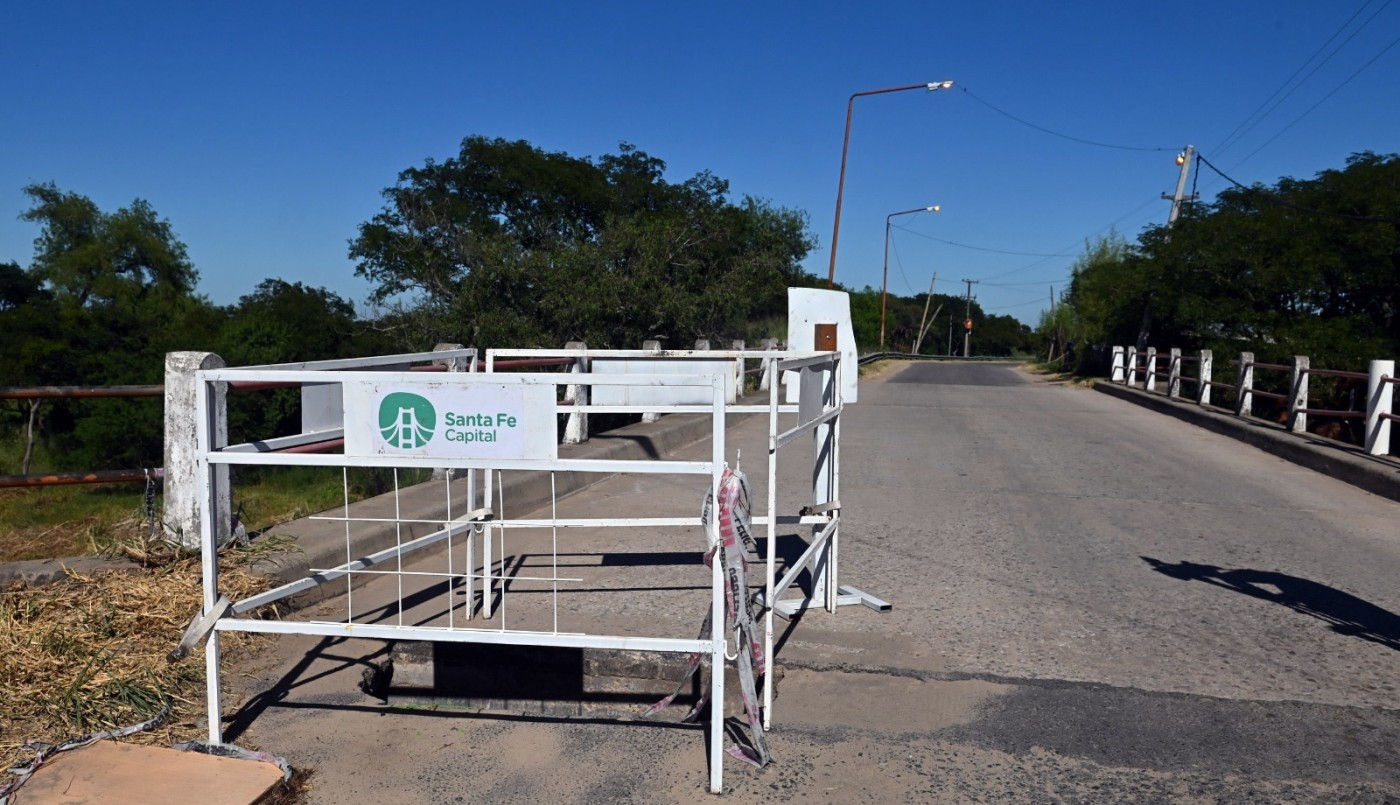 La Municipalidad repara el hundimiento sobre el puente de ingreso a Colastiné Sur | Noticias