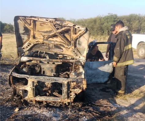 Recreo: se incendió un auto camino al Río Salado | Policiales