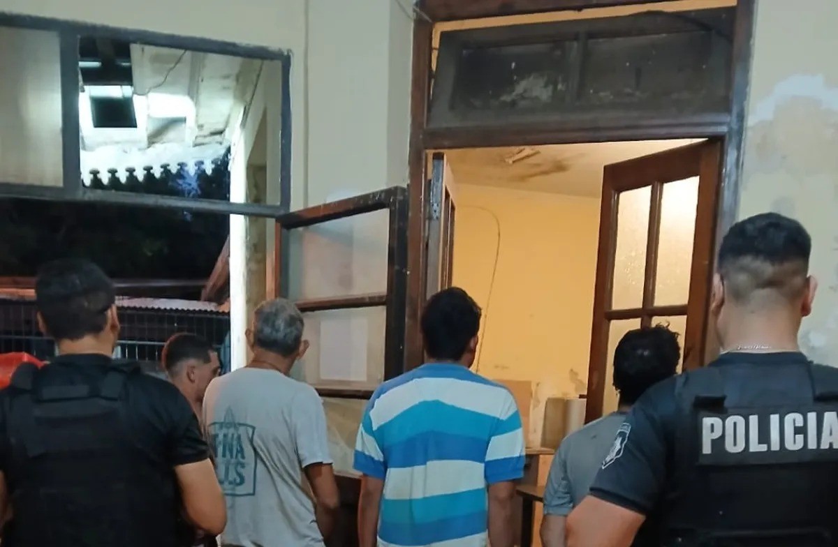 Detuvieron a cuatro personas por ir armandos en un Falcón | Policiales