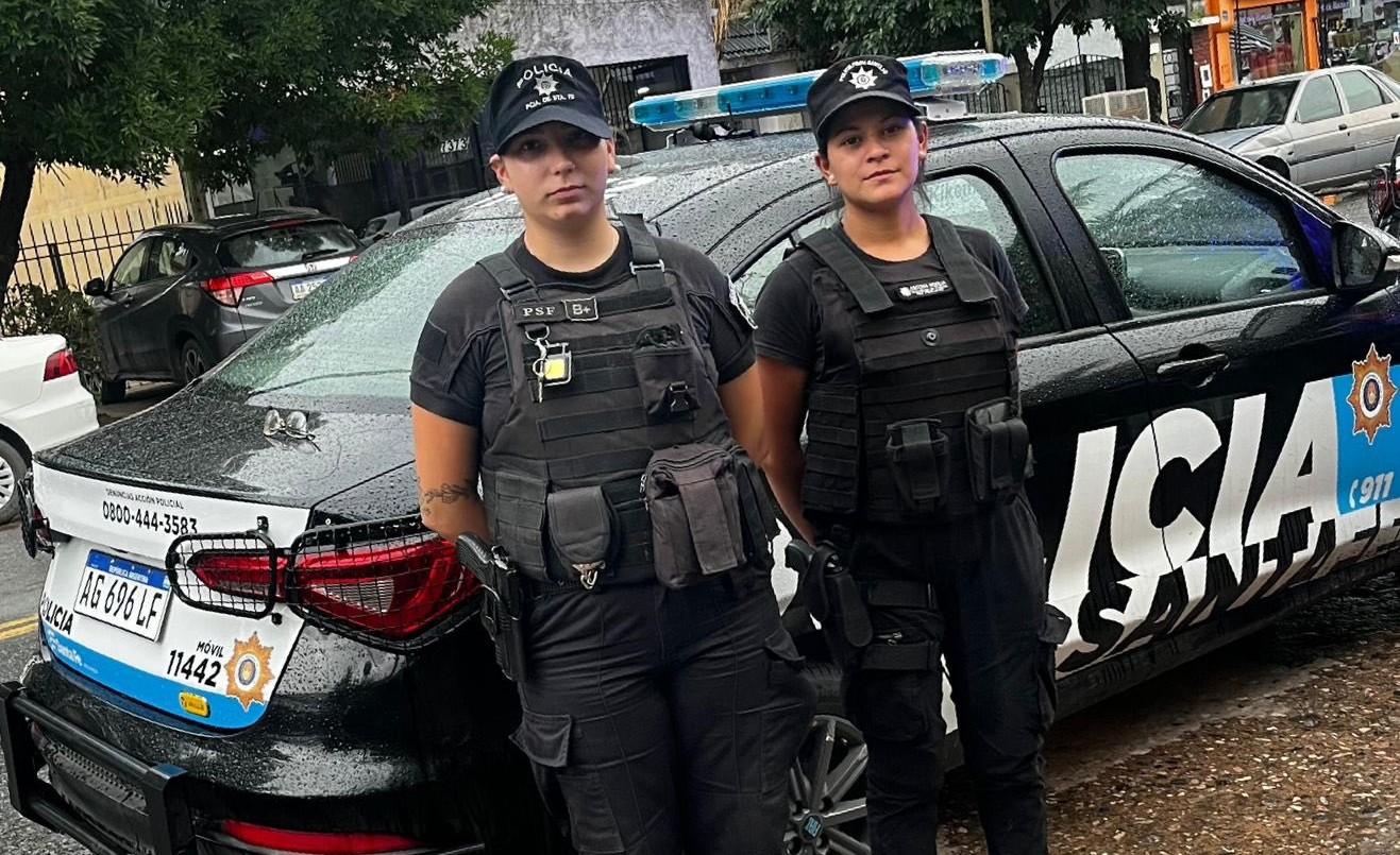 Policiás le practicaron RCP a una bebé y le salvaron la vida | Policiales