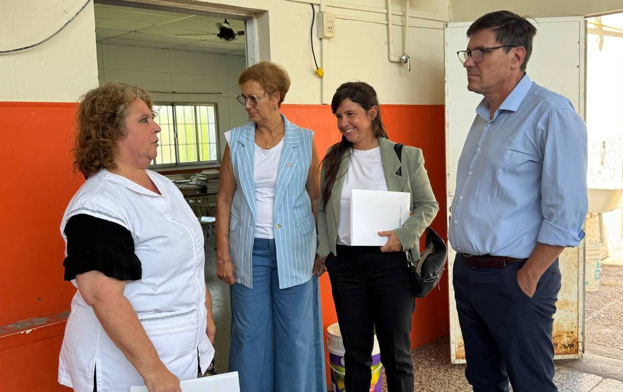 Goity: "Trabajamos para mejorar el aprendizaje en las escuelas" | Información General