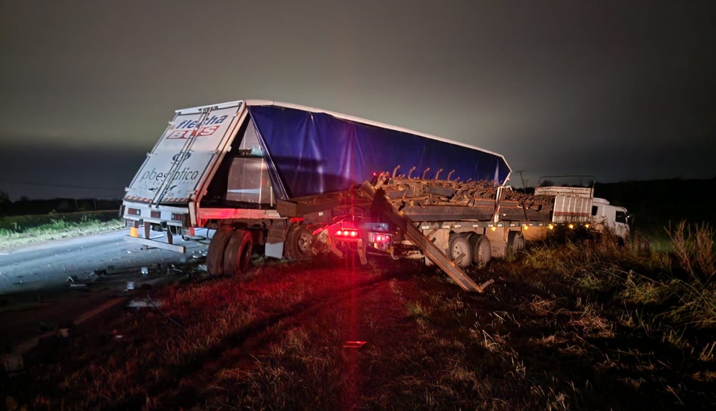 Chocaron dos camiones en la autopista Rosario-Córdoba | Policiales