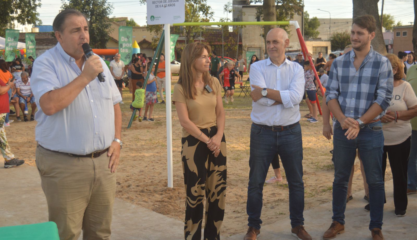 María Luengo: “Tener la plaza del barrio renovada es un paso más para mejorar Santa Fe” | Información General