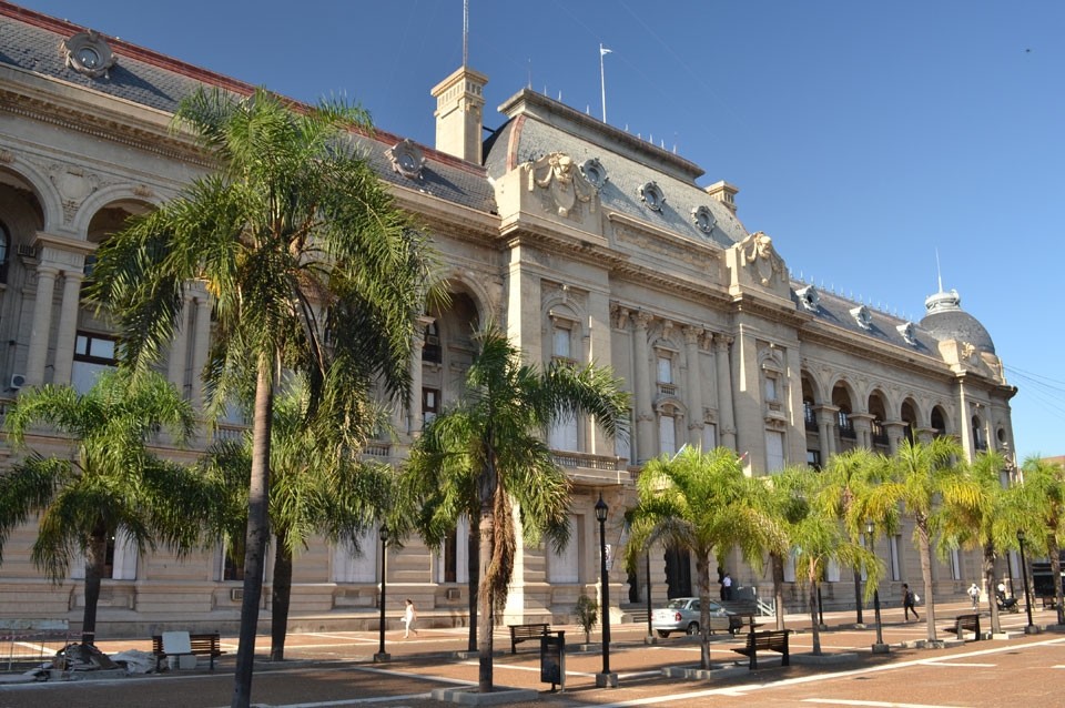 El gobierno provincial descontará el día a los empleados públicos que se adhieran al paro | Información General