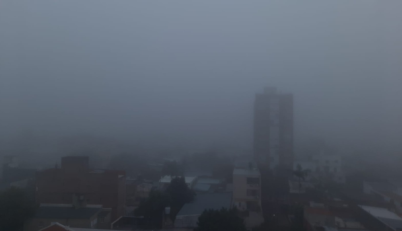 La niebla tapó la ciudad en el inicio del jueves | Información General