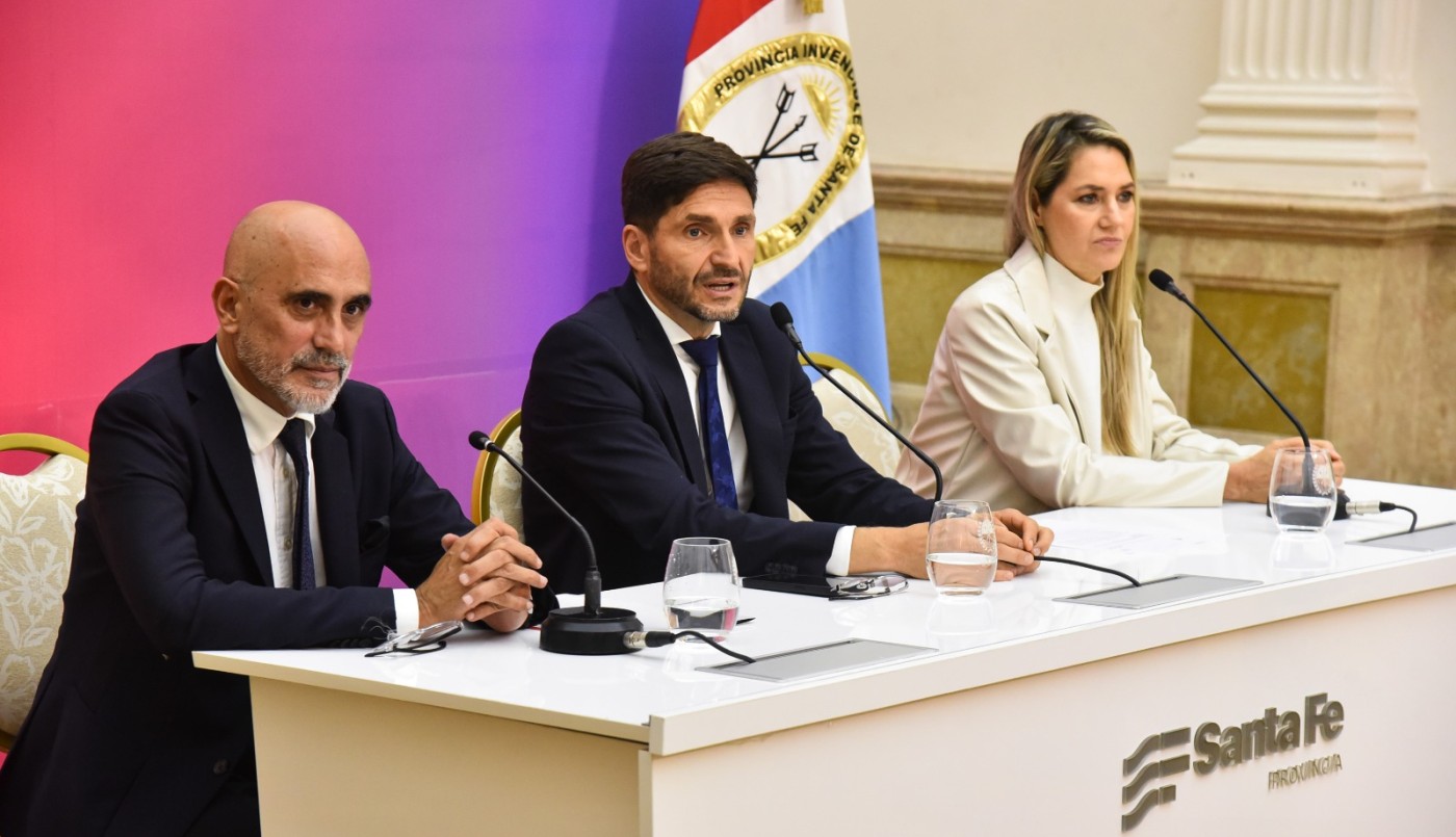 Pullaro: "Queremos que Ficha Limpia esté en la nueva Constitución provincial" | Información General