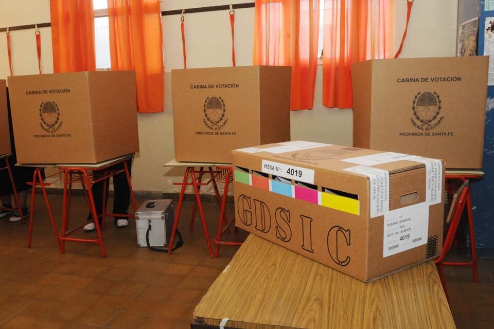 Elecciones 2025: ¿qué pasa si utilizo el celular a la hora de votar? | Información General