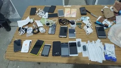 Condenaron a un penitenciario que intentó ingresar 17 celulares a la cárcel de Coronda | Judiciales