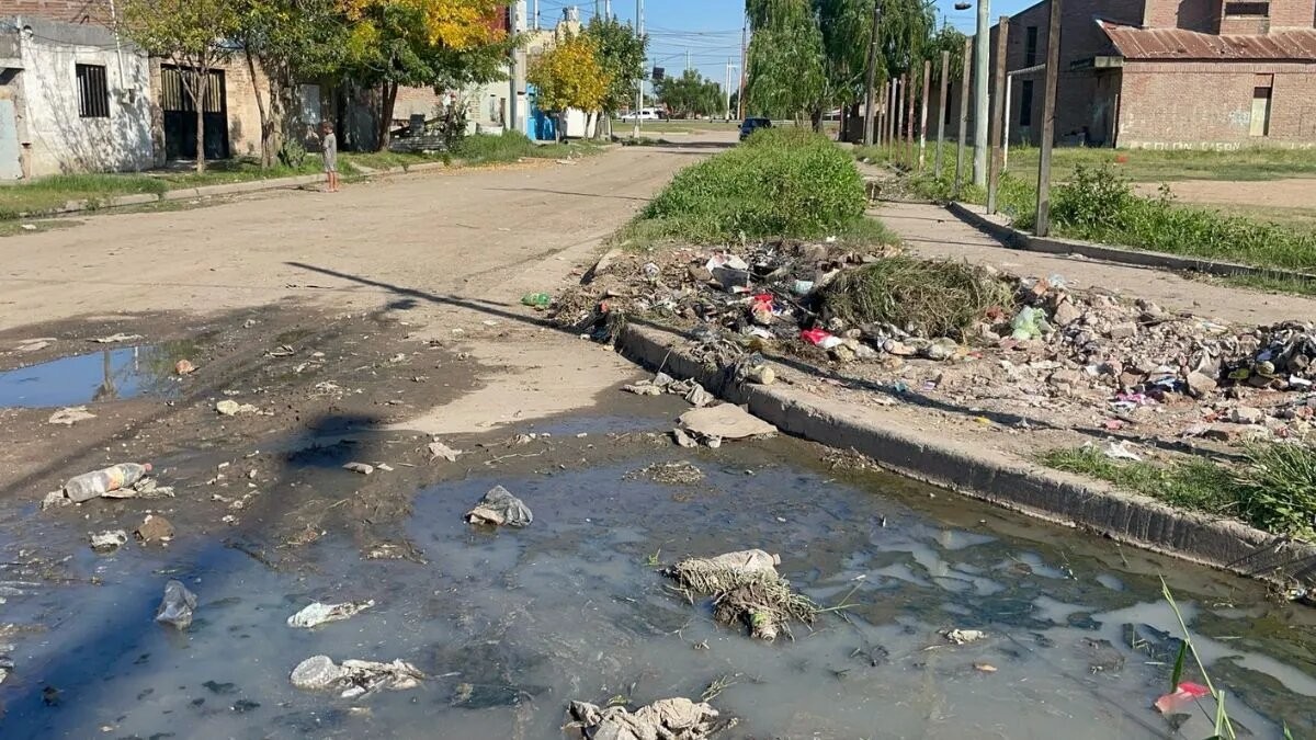 Barranquitas Oeste: los vecinos reclaman por desagües tapados y contaminación | Información General