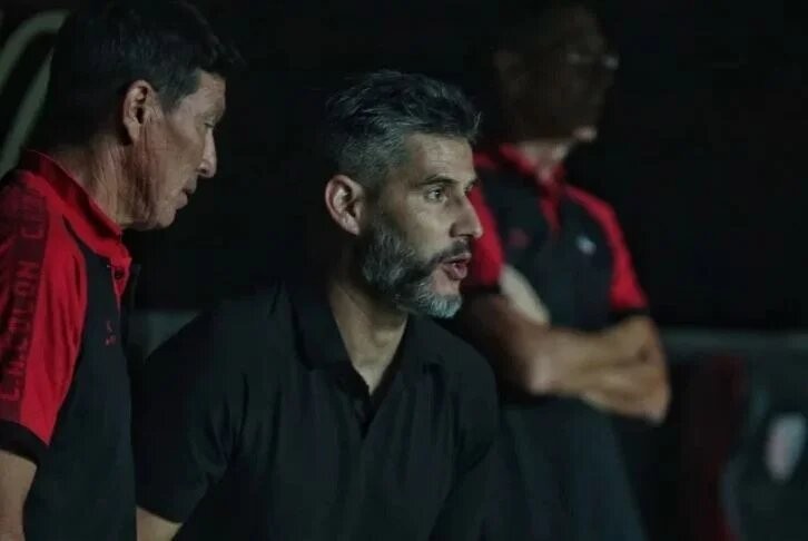 Colón enfrenta a Chacarita y Pereyra se juega su continuidad | Deportes