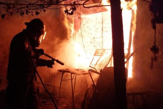 Se incendió una vivienda de barrio Coronel Dorrego | Policiales