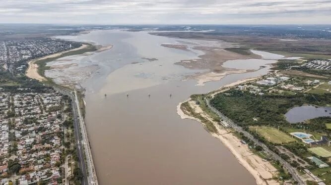 El río Paraná sigue en descenso y marca menos de un metro en Santa Fe | Información General