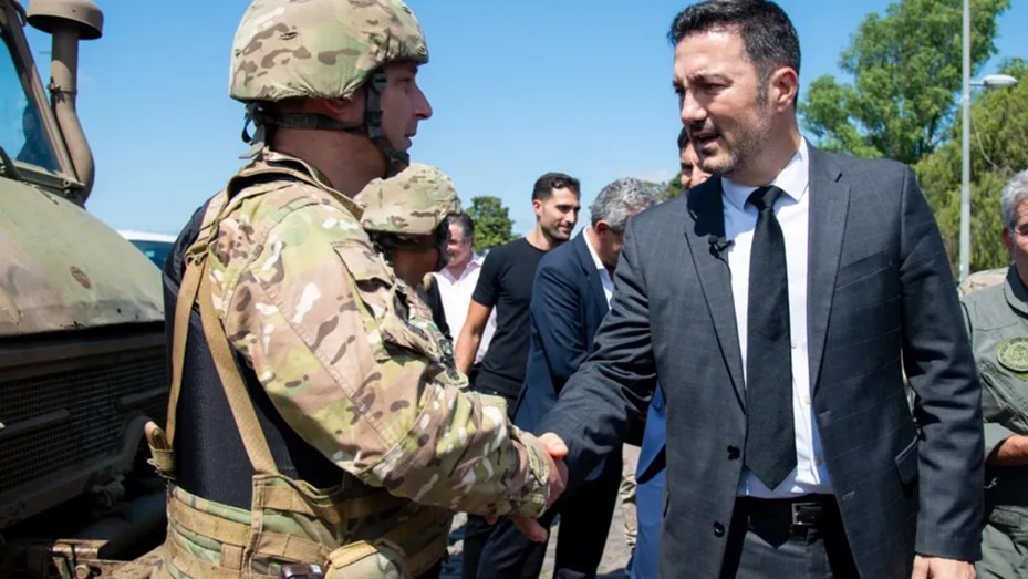 "No violamos la Ley de Seguridad Interior": Luis Petri, tras autorizar a militares a detener civiles | Nacionales